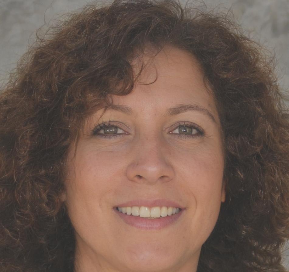 Experta en SEO técnico compartiendo resultados